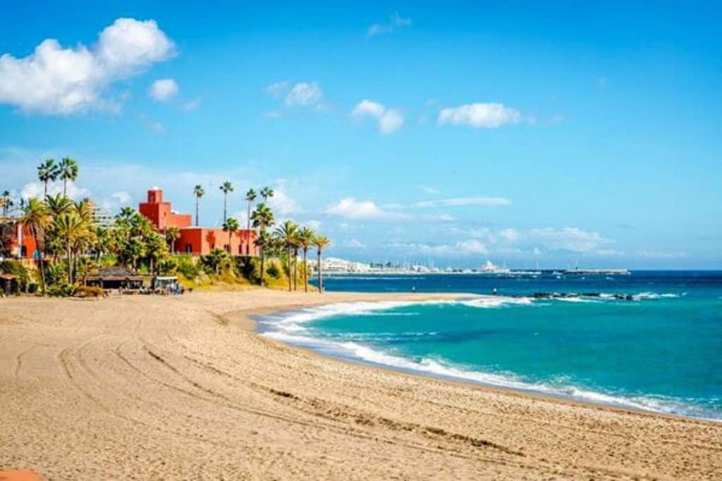 Apartamento Junto Al Mar En Puerto Marina Apartman Benalmádena Kültér fotó