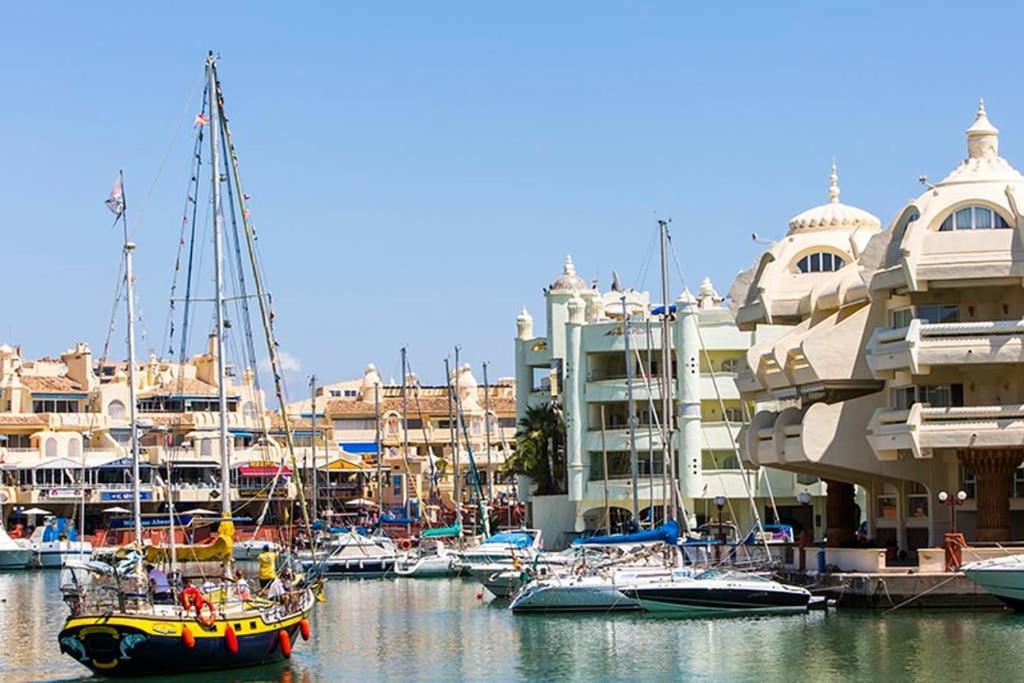 Apartamento Junto Al Mar En Puerto Marina Apartman Benalmádena Kültér fotó